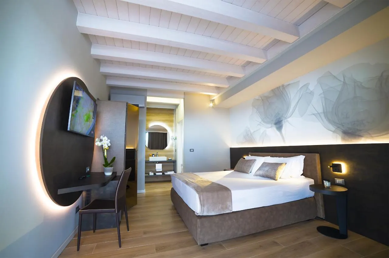 **** Aparthotel Prada' Home Eco Suites Bardolino Italy